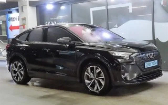 인천중고차구매 Q4 e-트론 40 스포트백 프리미엄 매물 사진 13 - 2024/07 19,501km